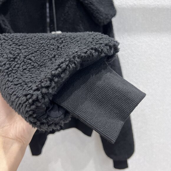 Alo Yoga Black Shearling Short Jacket - Picture 8 of 9